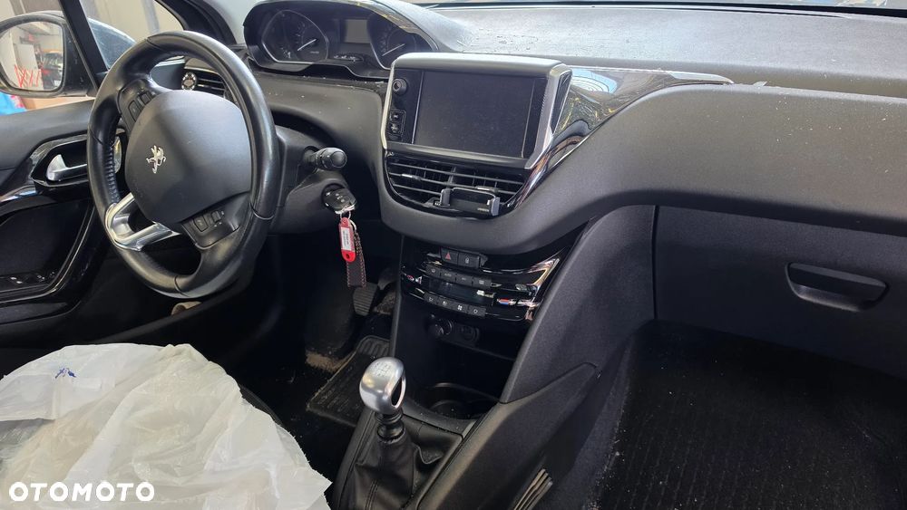 Peugeot 208 1.5 BlueHDi Allure S&S - 8