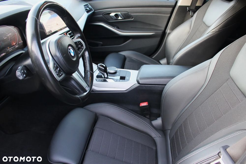 BMW Seria 3 318d Touring Advantage - 18