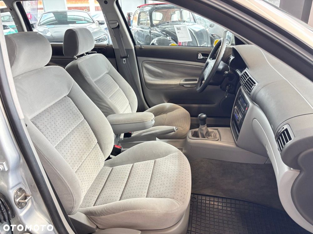 Volkswagen Passat - 34