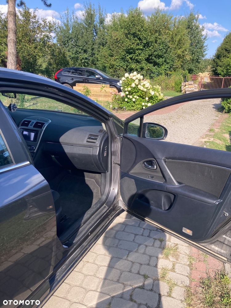 Toyota Avensis - 4