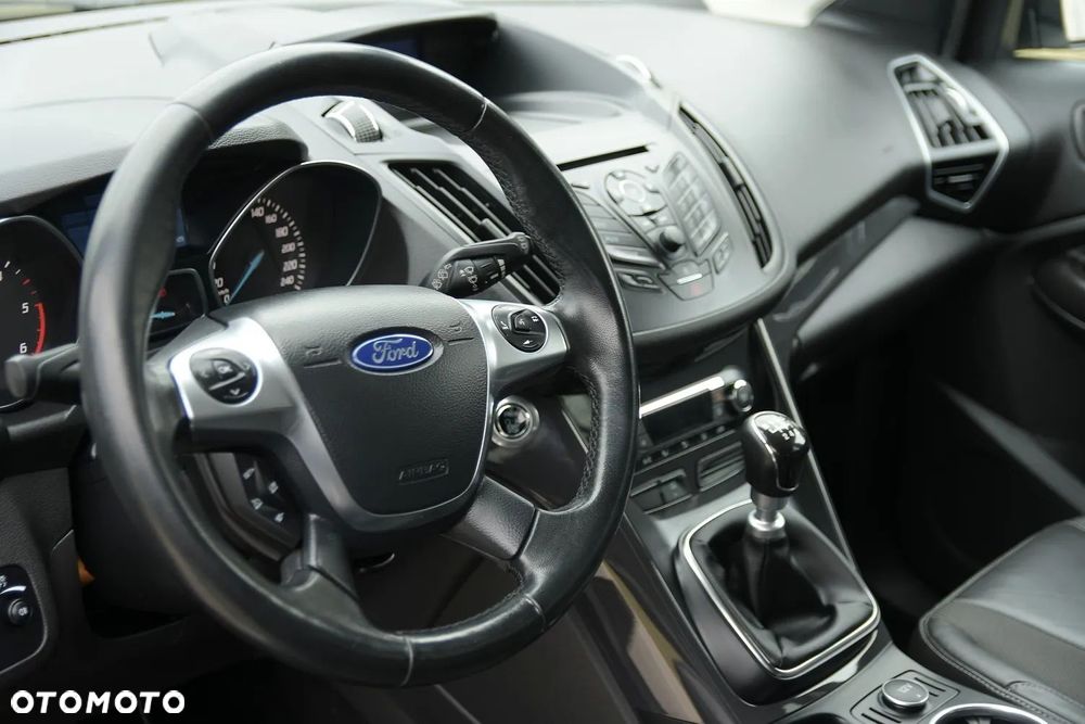 Ford Kuga 2.0 TDCi 4x4 Titanium - 28