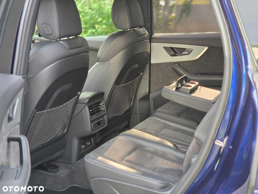 Audi Q7 - 10