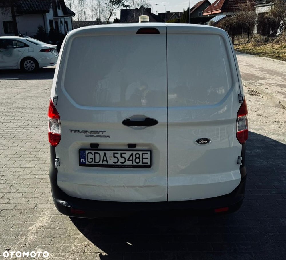 Ford Courier - 11