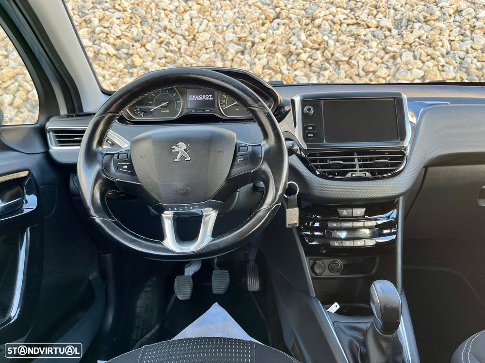 Peugeot 208 1.2 PureTech Allure - 25