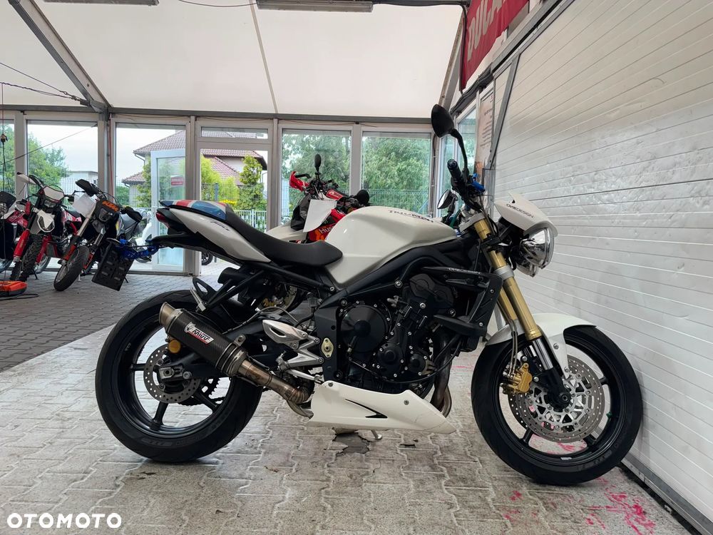 Triumph Street Triple - 9