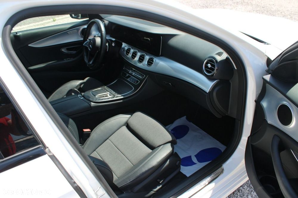 Mercedes-Benz Klasa E - 16