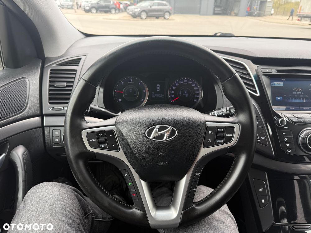 Hyundai i40 i40cw 1.7 CRDi Fifa World Cup Edition - 27