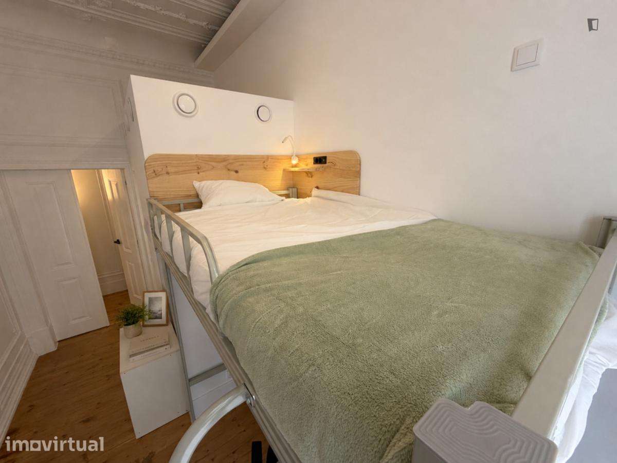 Quarto - localizado em Intendente Lisbon - Grande imagem: 4/13
