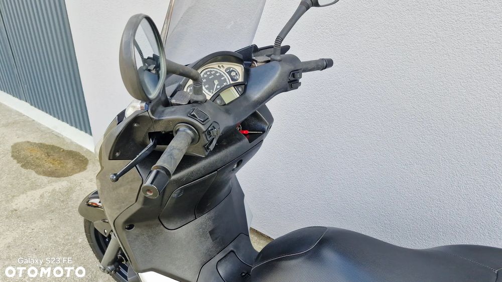 Yamaha X-max - 16