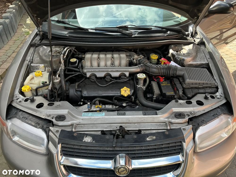 Chrysler Stratus - 40