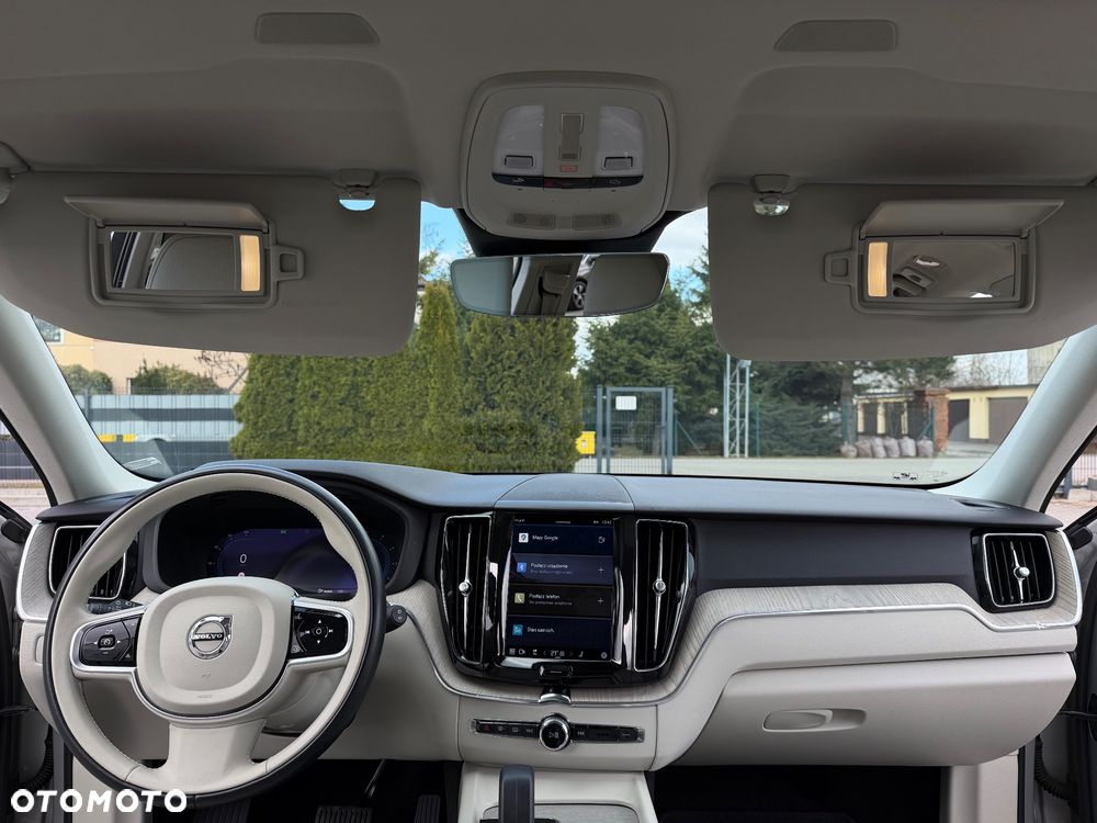 Volvo XC 60 B4 D Plus Dark - 27