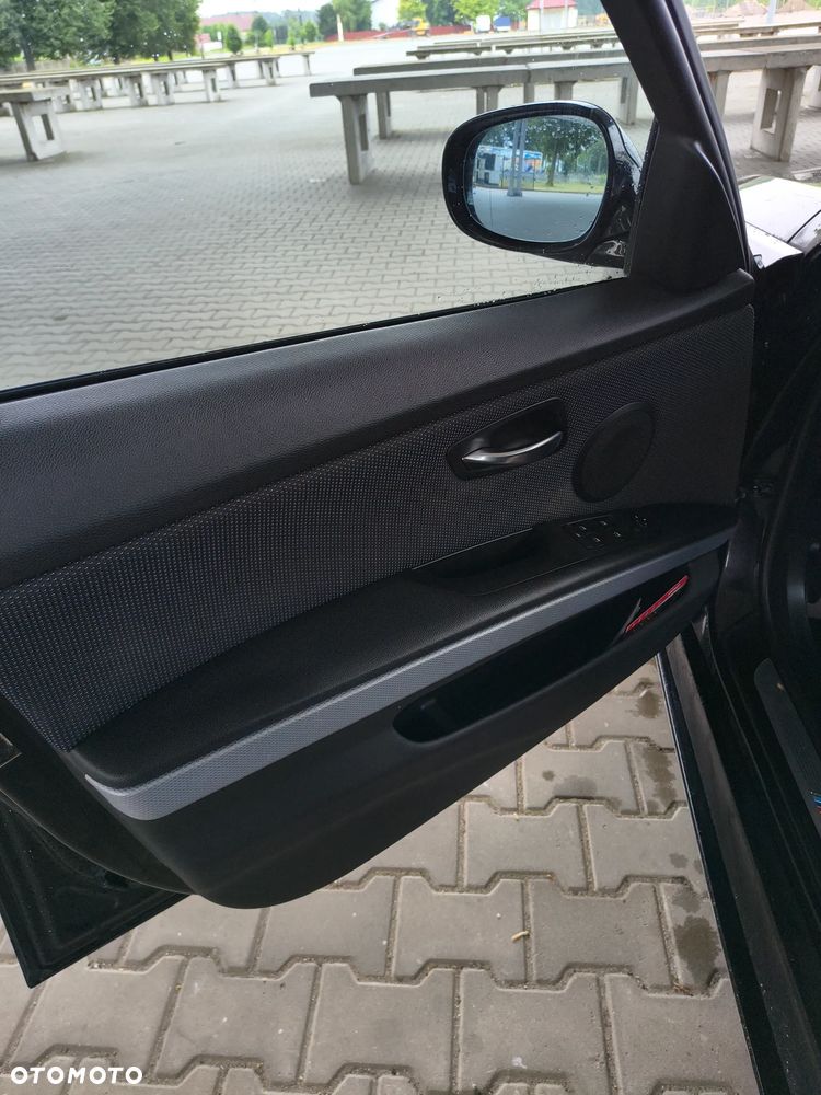 BMW Seria 3 318i Edition Sport - 11
