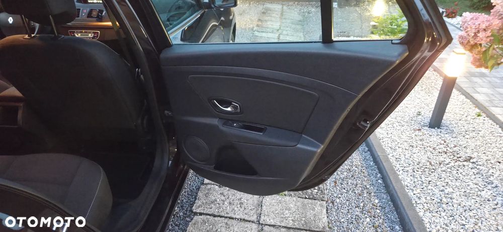 Renault Megane ENERGY TCe 130 EXPERIENCE - 27
