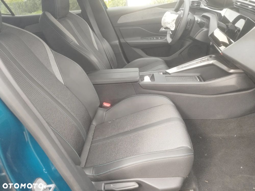 Peugeot 408 HYBRID 136 e-DSC6 Allure - 10
