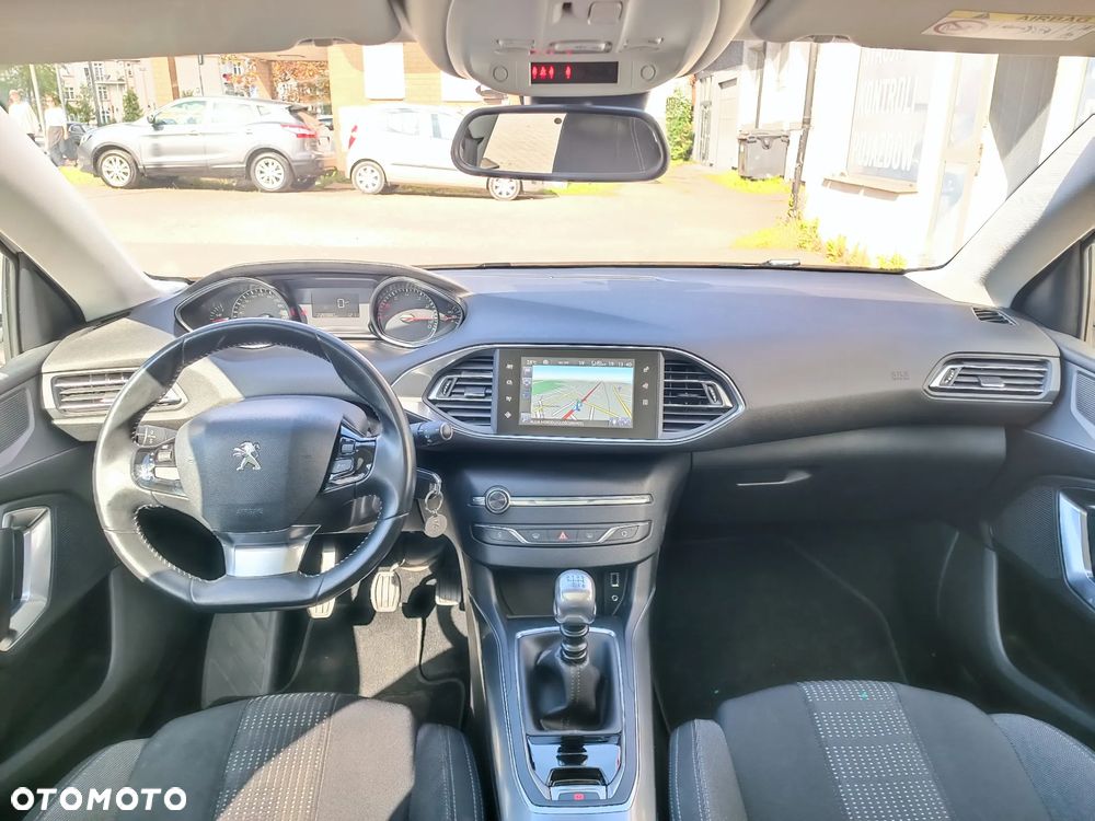 Peugeot 308 130 e-THP Stop & Start Allure - 17