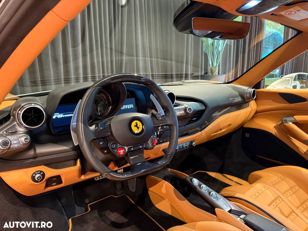 Ferrari F8 - 19