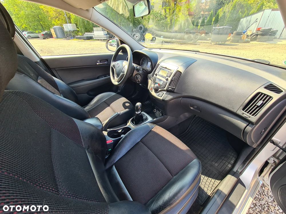 Hyundai i30 i30cw 1.4 Edition 20 - 26