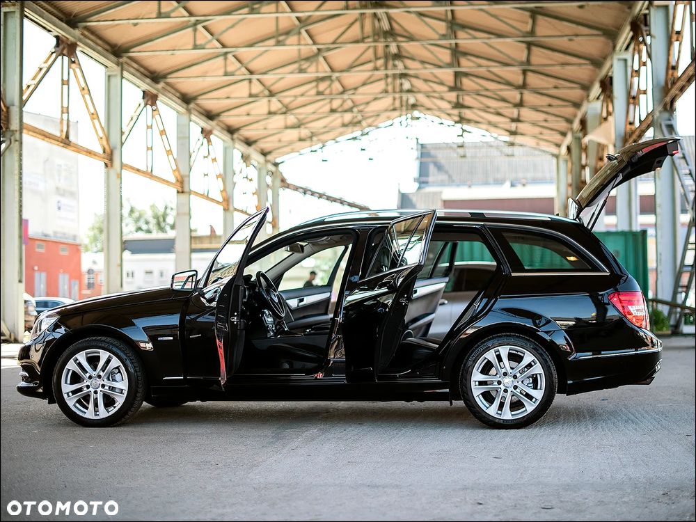 Mercedes-Benz Klasa C 180 BlueEFFICIENCY 7G-TRONIC Avantgarde - 16