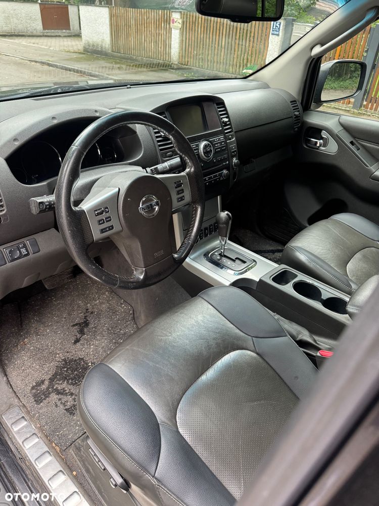 Nissan Navara 3.0 D V6 - 9