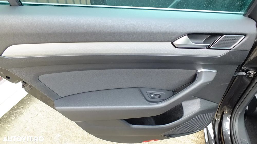 Volkswagen Passat Variant 2.0 TDI SCR DSG BlueMotion Comfortline - 22