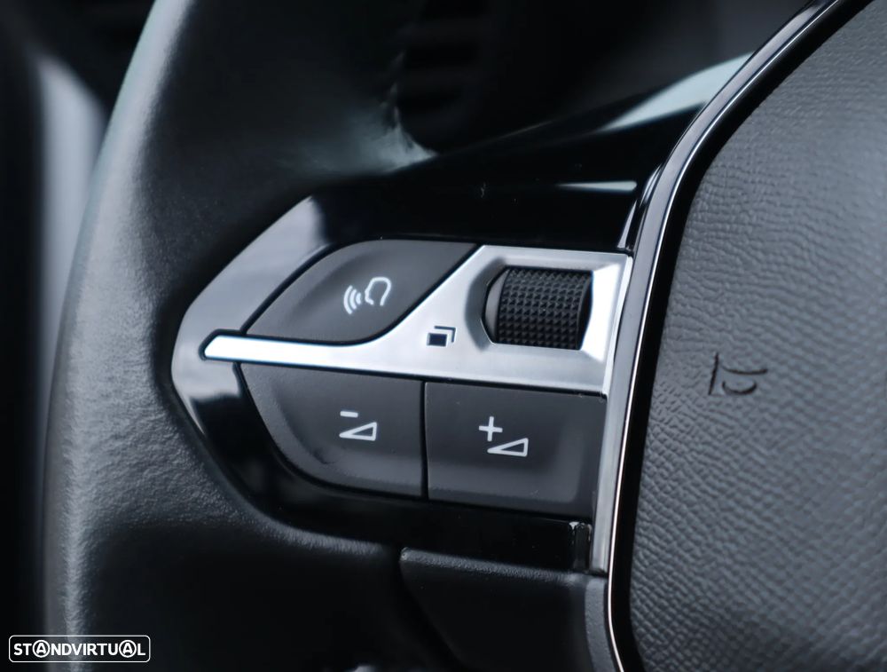 Peugeot 2008 1.2 PureTech Allure - 31