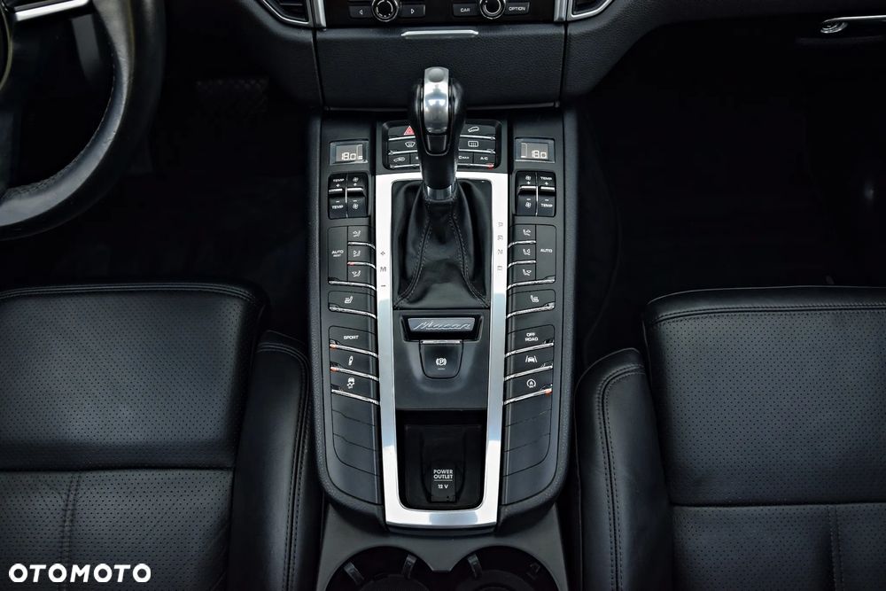 Porsche Macan - 31