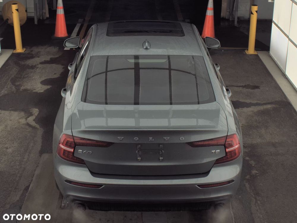 Volvo S60 T5 AWD Momentum Pro - 5