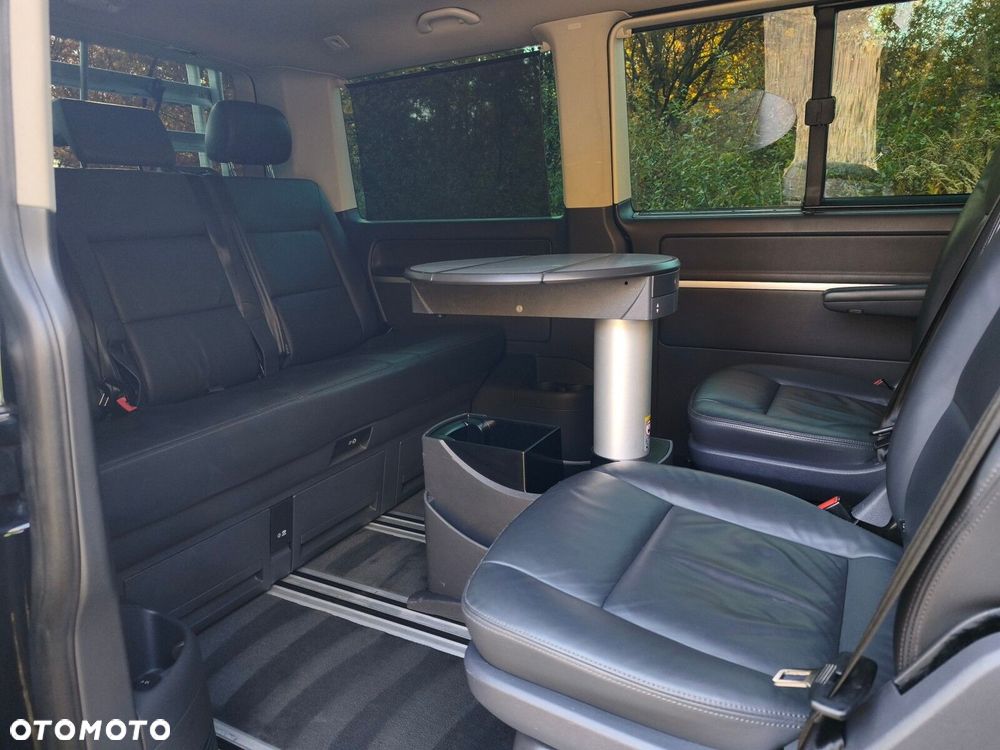 Volkswagen Multivan - 17