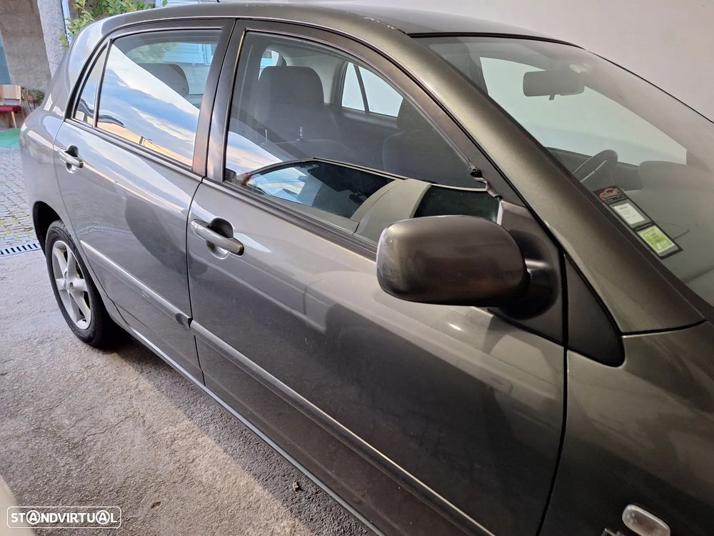 Toyota Corolla 2.0 D-4D Sol - 2