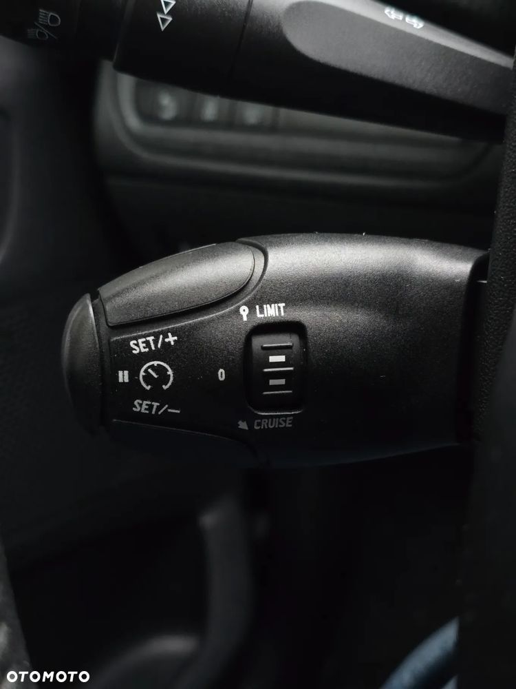 Peugeot 2008 BlueHDi 100 STOP & START Style - 30