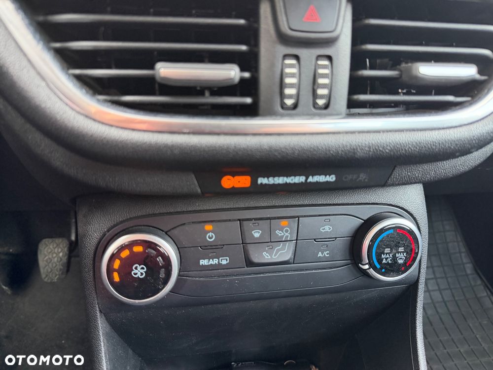 Ford Fiesta - 25