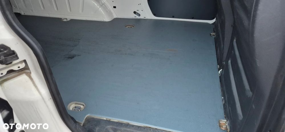 Volkswagen Caddy Maxi - 15
