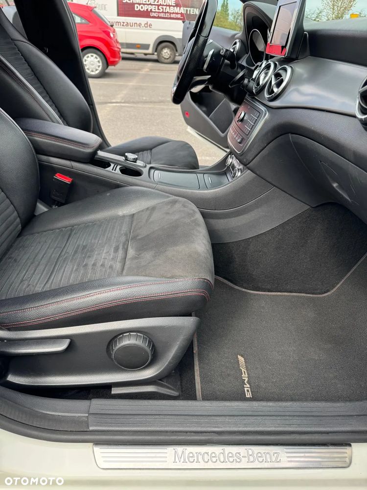 Mercedes-Benz CLA - 24