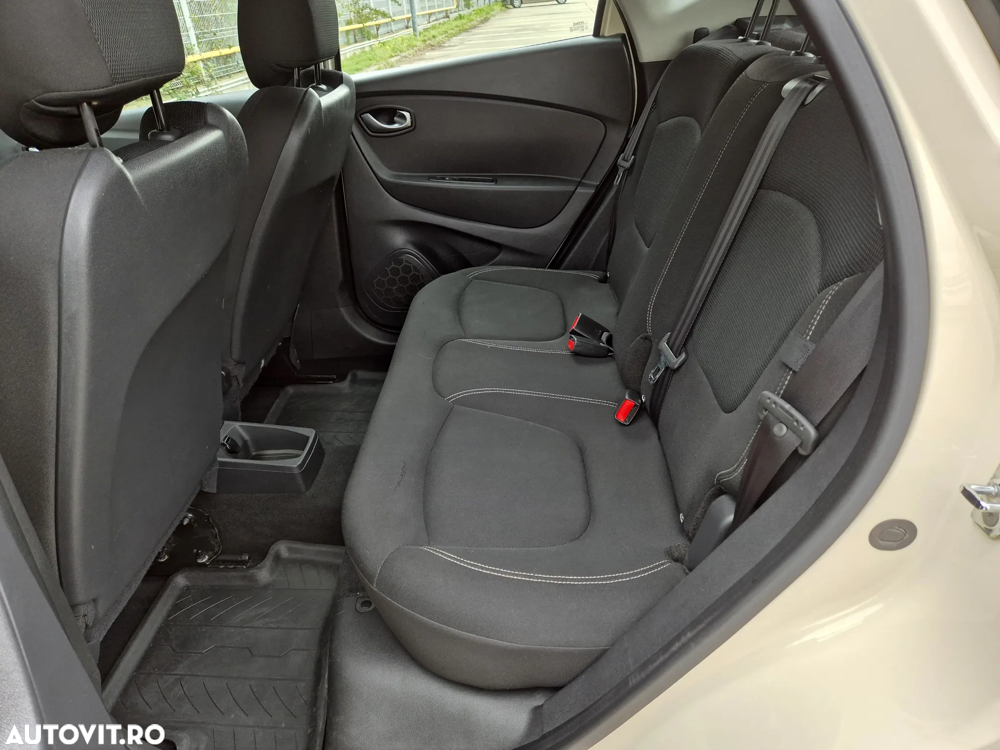 Renault Captur TCe Life Evo - 23