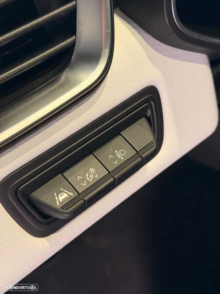 Renault Clio 1.0 TCe Techno - 24