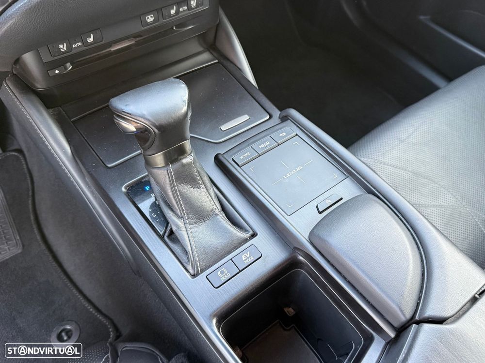 Lexus ES 300h Executive+ - 18
