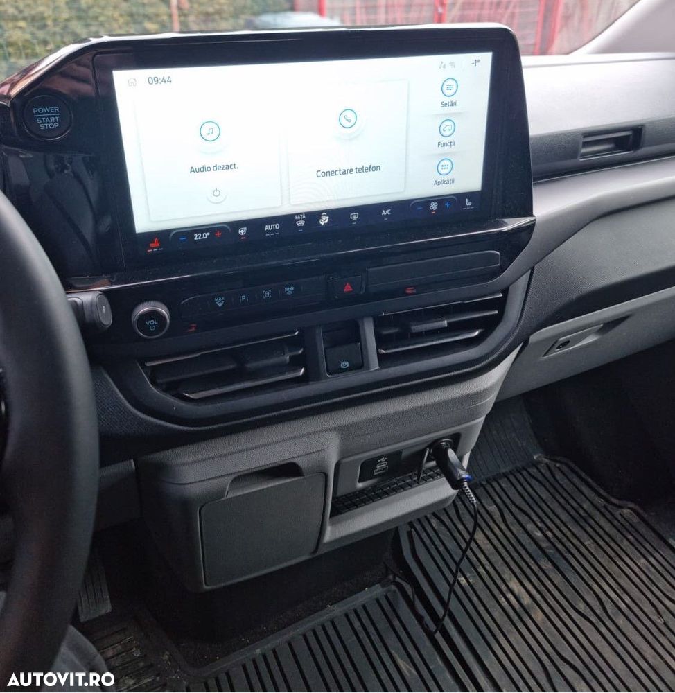 Ford Tourneo Custom Bus 320 2.0 EcoBlue 170 CP L1H1 Titanium Aut. - 8