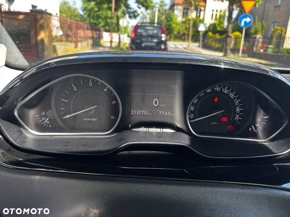 Peugeot 208 HDi 68 Like - 9