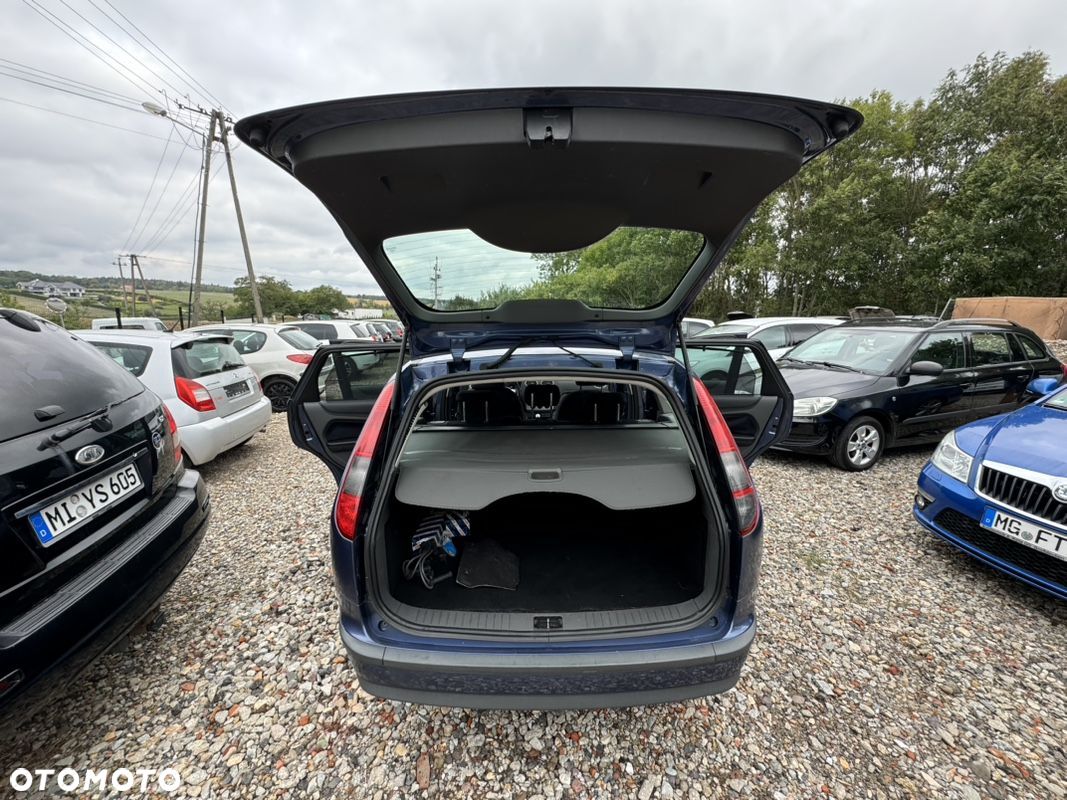 Ford Focus Turnier 1.6 16V Style+ - 6