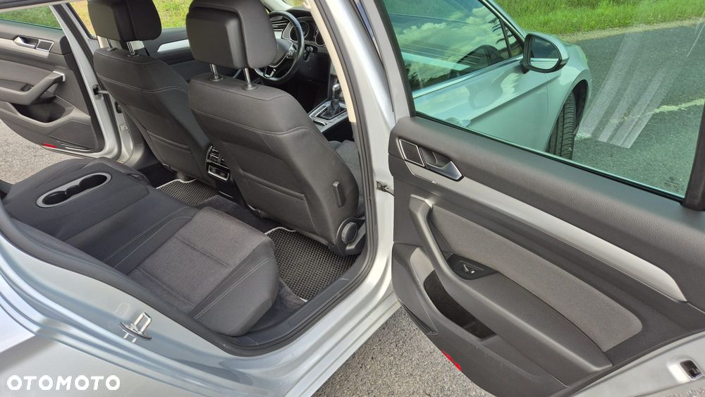 Volkswagen Passat 2.0 TDI SCR 4Mot DSG Comfortline - 17