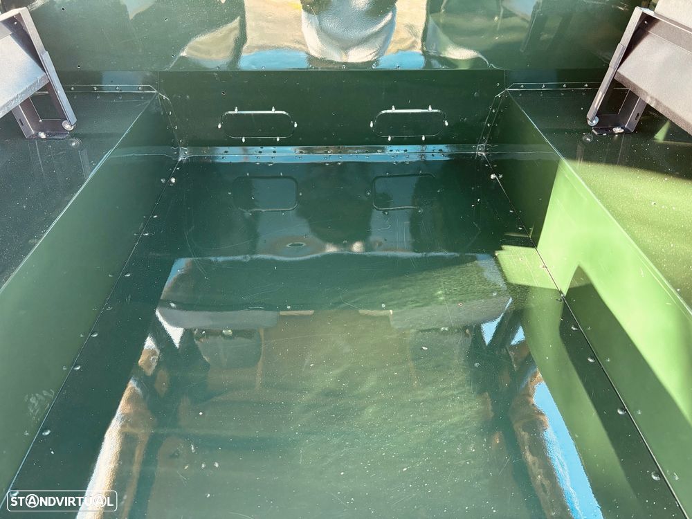 Land Rover Defender 90 2.5 TD5 Metal Top - 6