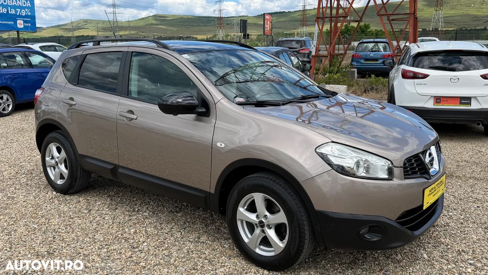 Nissan Qashqai 2.0 dCi DPF 4x4 Aut 360 - 16