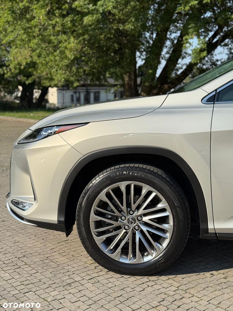 Lexus RX - 9