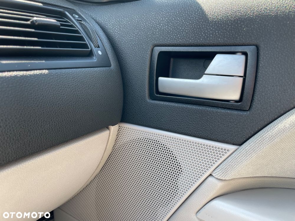 Ford Mondeo - 28