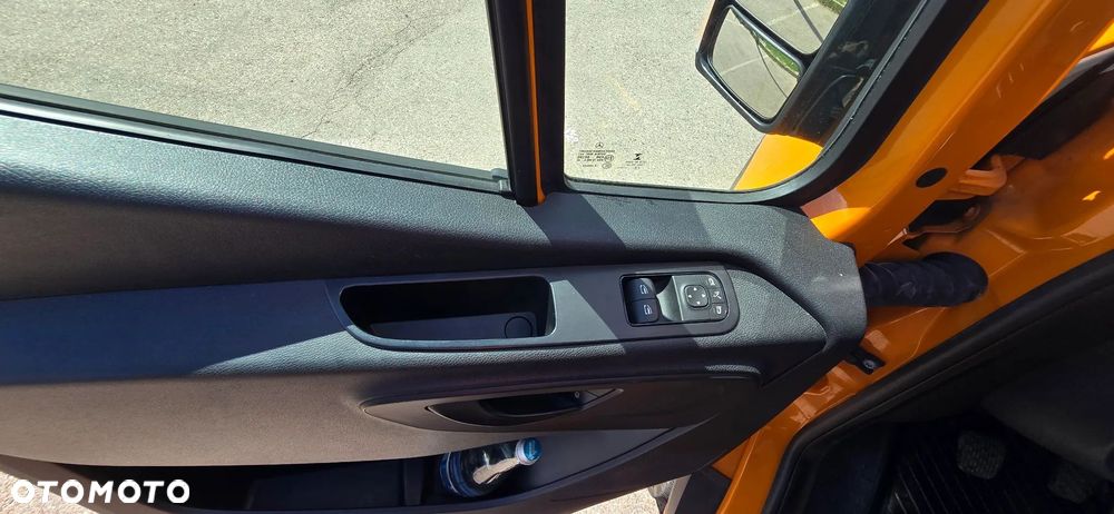 Mercedes-Benz SPRINTER - 11