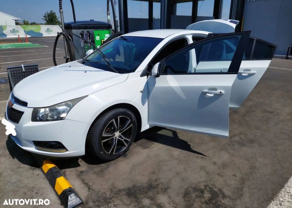 Chevrolet Cruze 1.6 Ecotec LS+ - 3