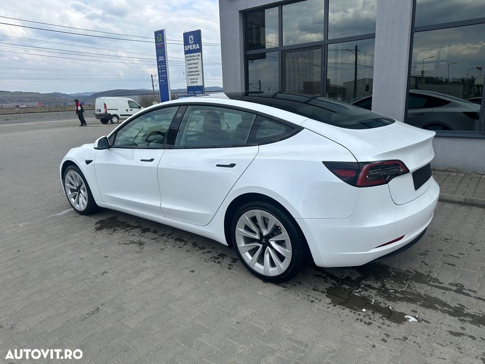 Tesla Model 3 - 2