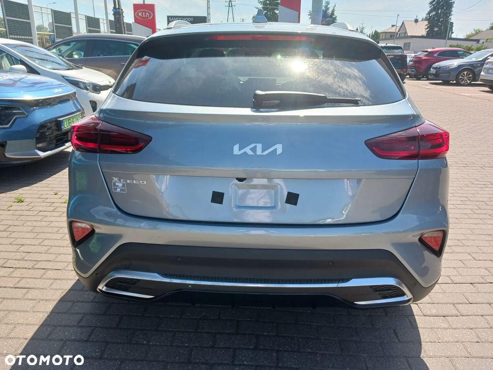 Kia XCeed 1.5 T-GDI Business Line DCT - 4