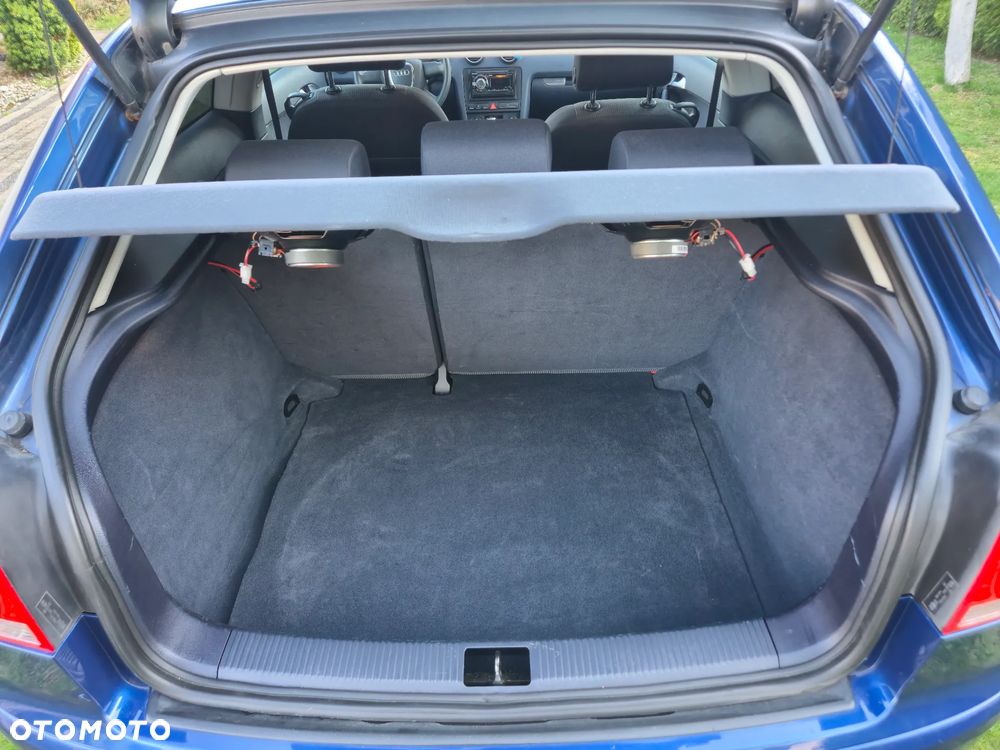 Audi A3 3-drzwiowe 1.6 Ambiente - 10