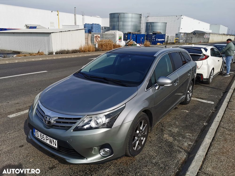 Toyota Avensis 2.2 D-4D Station Sol - 1
